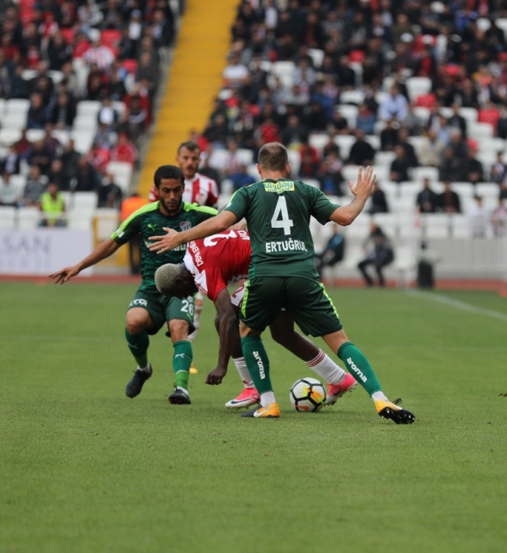 Süper Lig: D.g. Sivasspor: 0 - Bursaspor: 0 (İlk Yarı)