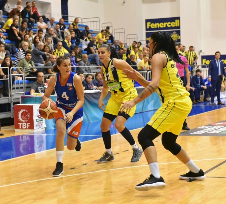 Bornova Becker Spor Fenerbahçe’den Üzgün Ayrıldı