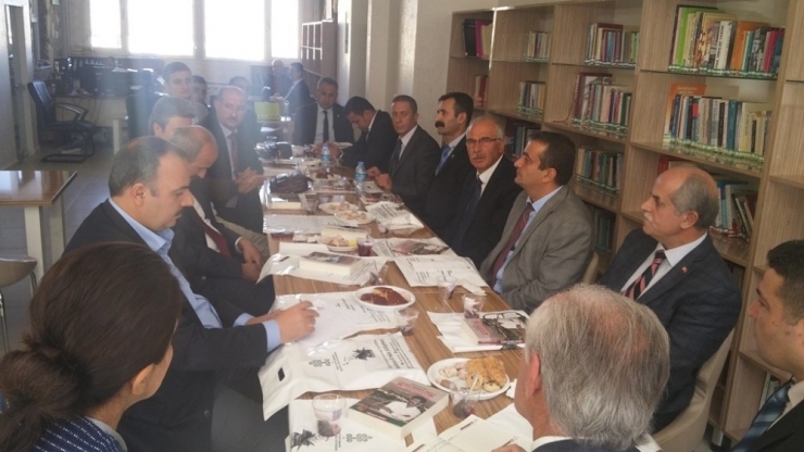Arapgir’de Kütüphanelerle İlgili Toplantı Yapıldı