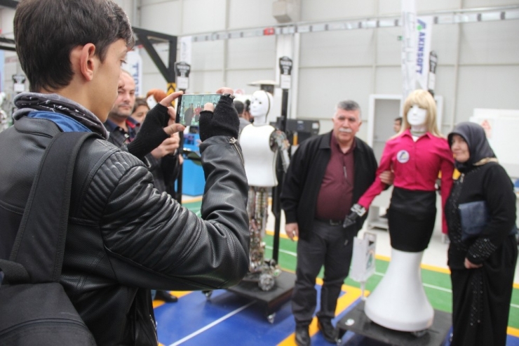 Milli İnsansı Robot Fabrikası Açıldı