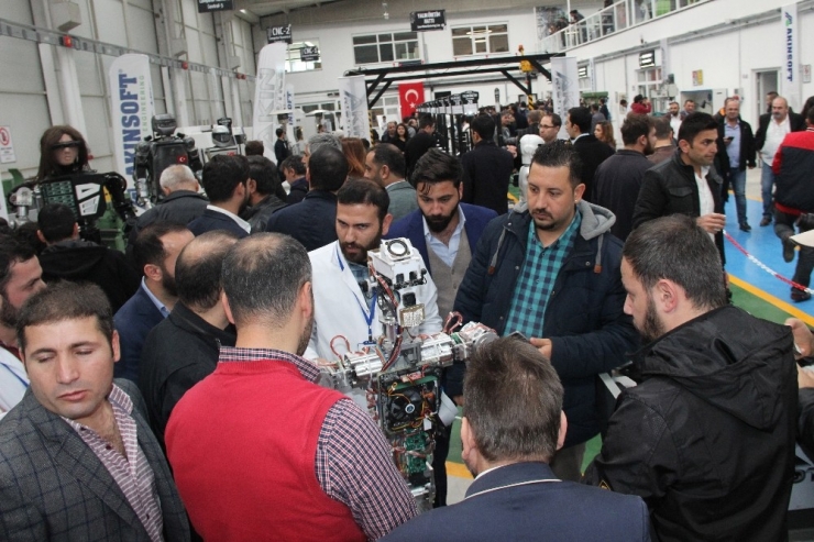 Milli İnsansı Robot Fabrikası Açıldı