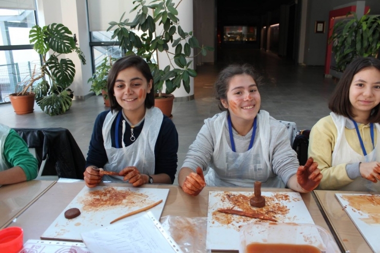 Aydın’da Öğrenciler Müzede Ders İşliyor