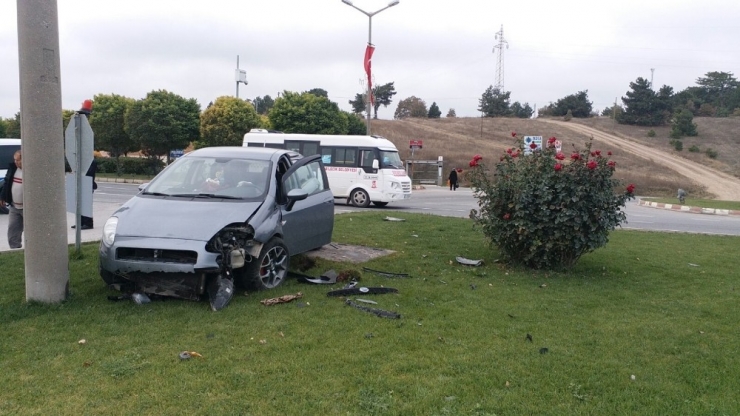 Kaza Yapan Sürücünün Feryat Figanı Güvenlik Kameralarına Yansıdı