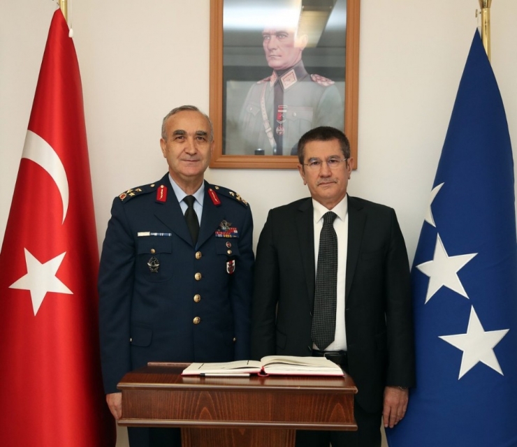 Bakan Canikli’den Brüksel’de Türk Askeri Temsilciğine Ziyaret