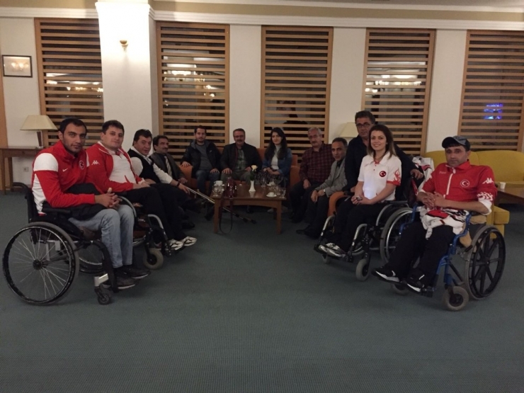 Nene Hatun Spor Kulübü Yöneticileri Bedensel Engelli Sporcularla Bir Araya Geldi