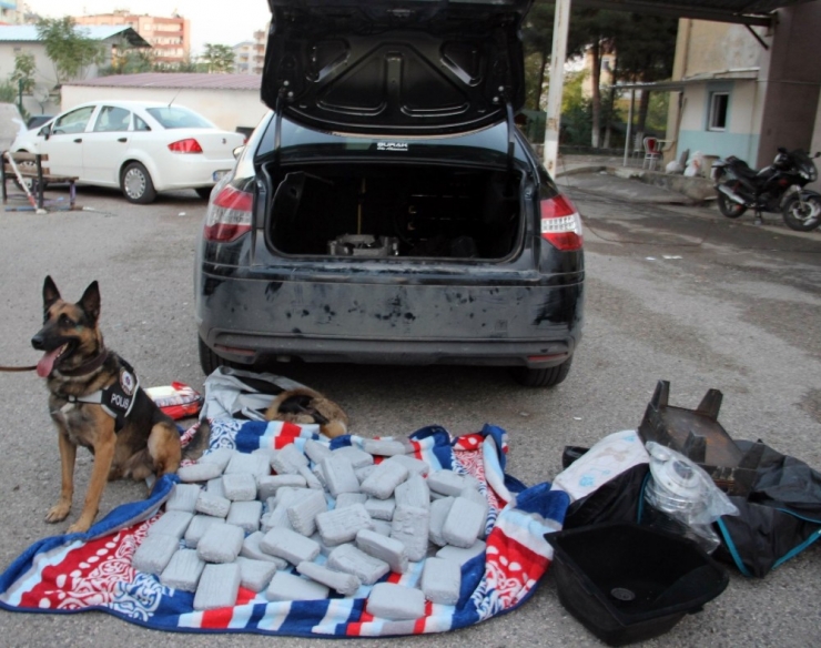 Açığa Alınan Polis 40 Kilogram Eroinle Yakalandı