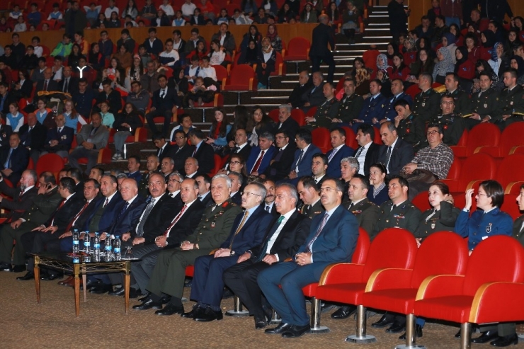 Atatürk Üniversitesinde 10 Kasım Töreni Düzenlendi