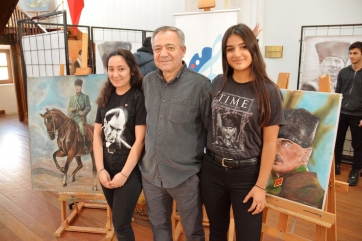 Lise Öğrencilerinden “Atatürk’e Saygı” Resim Sergisi