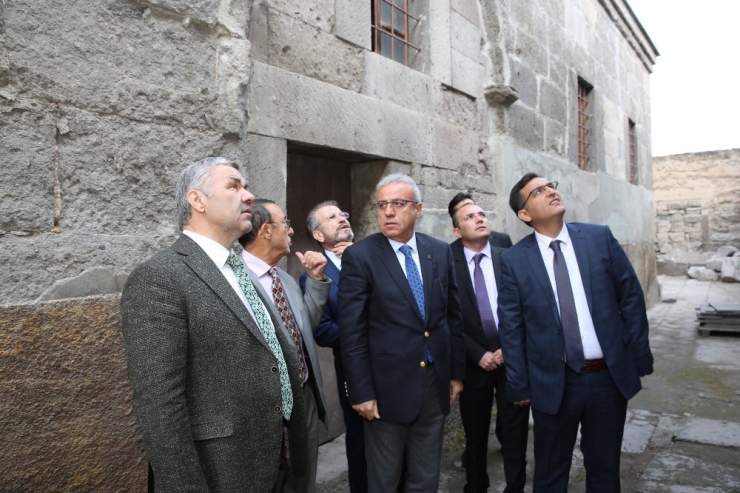 Başkan Çelik, Kayseri Kilisesi Vakfı Temsilcileriyle Görüştü