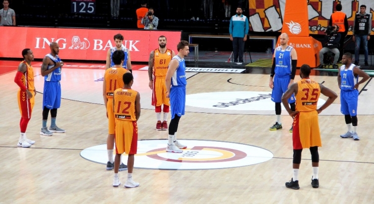 Tahincioğlu Basketbol Süper Ligi: Galatasaray Odeabank: 98 - Demir İnşaat Büyükçekmece: 71