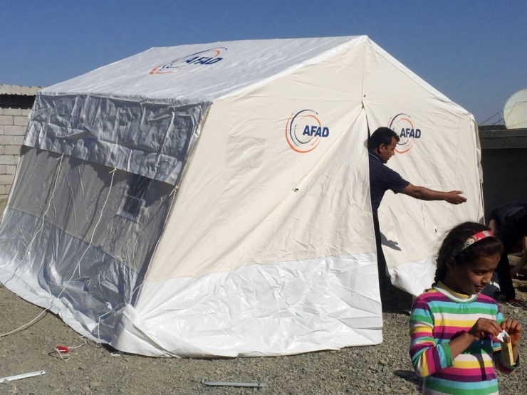 Afad, Depremin Vurduğu Bölgede Yardımlarını Sürdürüyor