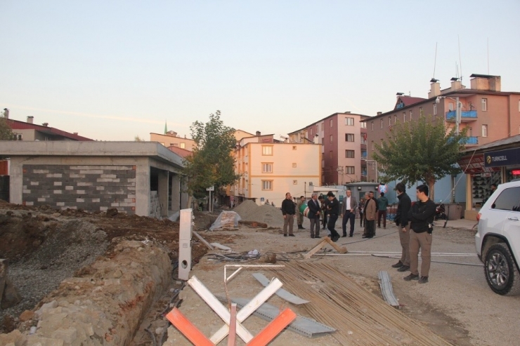 Başkan Dülgeroğlu, Çalışmaları Süren Lise Caddesinde İncelemede Bulundu