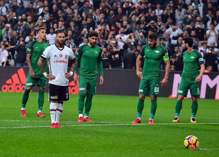 Süper Lig: Beşiktaş: 0 - Teleset Mobilya Akhisarspor: 0 (İlk Yarı)