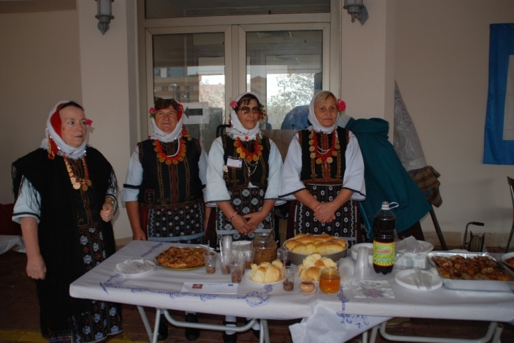 Türk Ve Bulgarlar Birlikte Halay Çekip, Festival Açtılar