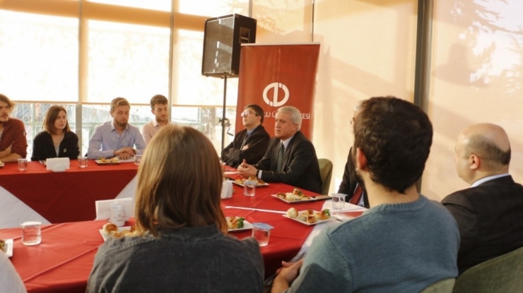 Rektör Gündoğan Öğrenci Kulüplerinin Temsilcileri İle Bir Araya Geldi