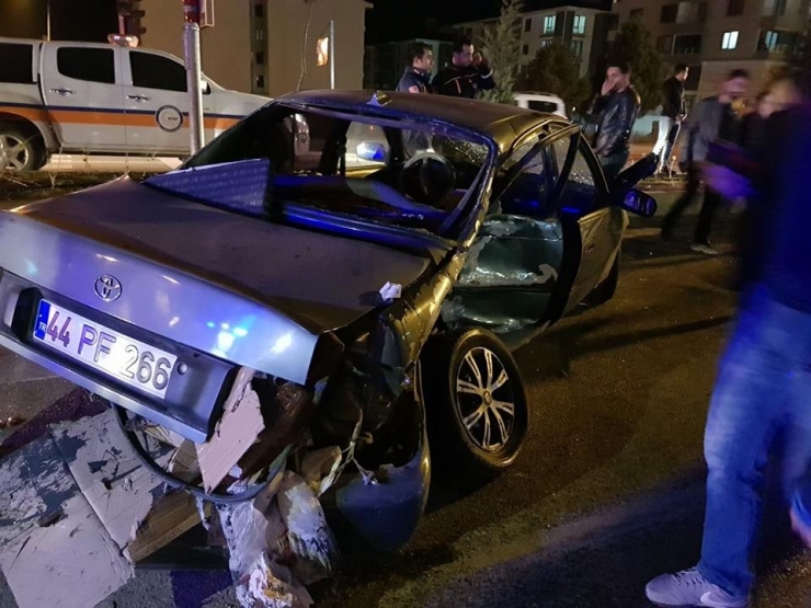 Tunceli’de Trafik Kazası: 2 Yaralı