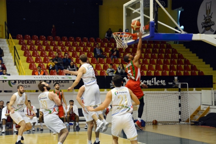 Türkiye Basketbol 1. Ligi: Petkim Spor: 61 - Yalova Grup Belediye: 70