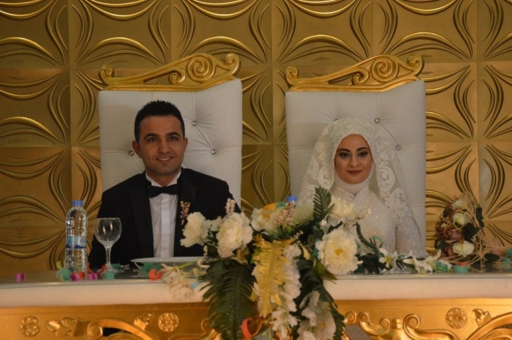 Bakan Tüfenkci Tso Başkanı Erkoç’un Kızının Düğününe Katıldı