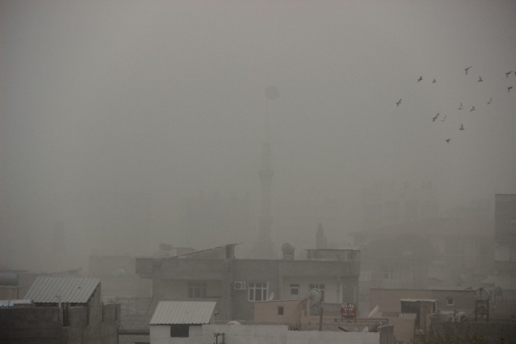 Suriye Üzerinden Gelen Toz Bulutu Şanlıurfa’yı Etkisi Altına Aldı