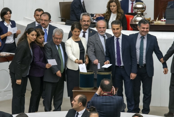 Türkiye Büyük Millet Meclisi Başkanlık Seçiminde İkinci Tur Oylamaları Başladı