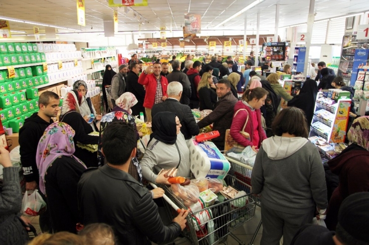 Bursa’da Alışveriş Çılgınlığı