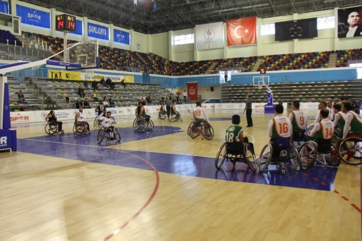 Büyükşehir Belediyesi Engelliler Basketbol Takımı Potada Yine Galip