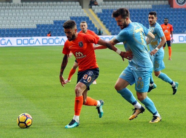 Süper Lig: Medipol Başakşehir: 0 - Osmanlıspor: 0 (İlk Yarı)