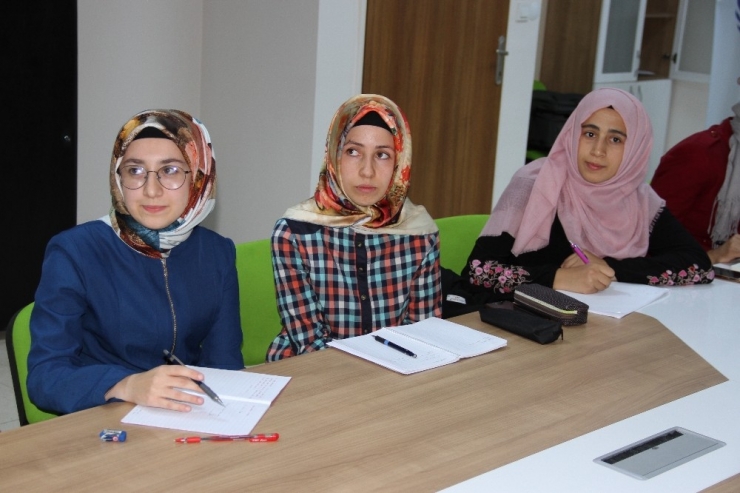 Erzincan’da Gençler Osmanlıca Öğreniyor