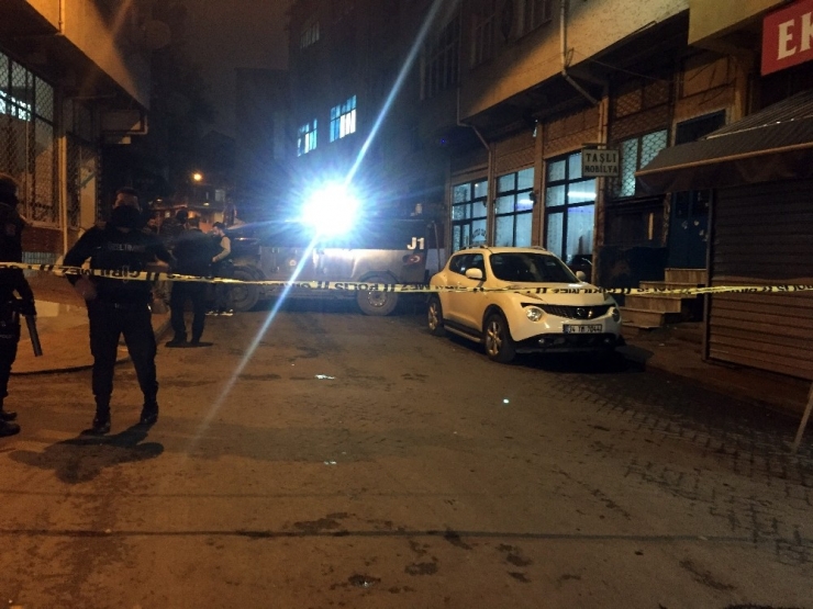 Okmeydanı’nda Şüpheli Pankart Alarmı