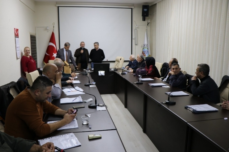 Başkan’dan Gazetecilere Teşekkür Plaketi