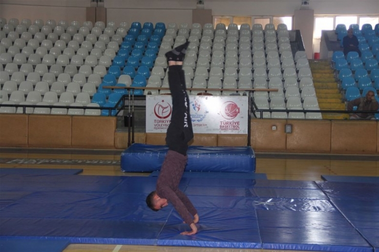 Erzincan’da Özel Sporcular Jimnastik Şampiyonası Yapıldı