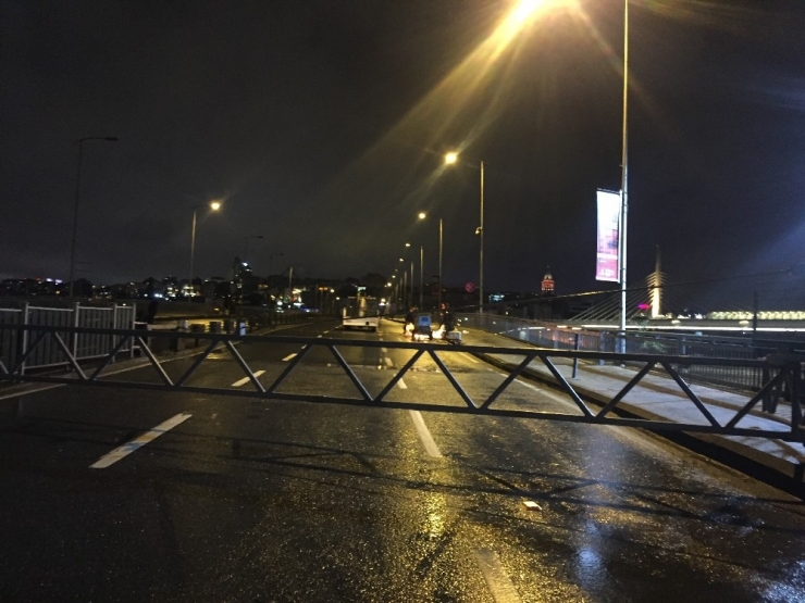 Atatürk Köprüsü Trafiğe Kapatıldı