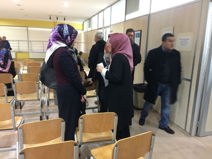 Akyazı Belediyesi Bilgi Ve Kültür Evi’nde Çok Önemli Veli Toplantısı