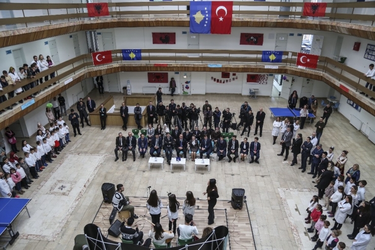 Kosova Başbakanından Maarif Okullarına Övgü