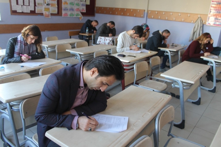 Silopi’de Aday Öğretmenlere Yönelik Deneme Sınavı