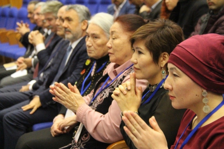 Kırgız Yazar Cengiz Aytmatov Samsun’da Anıldı
