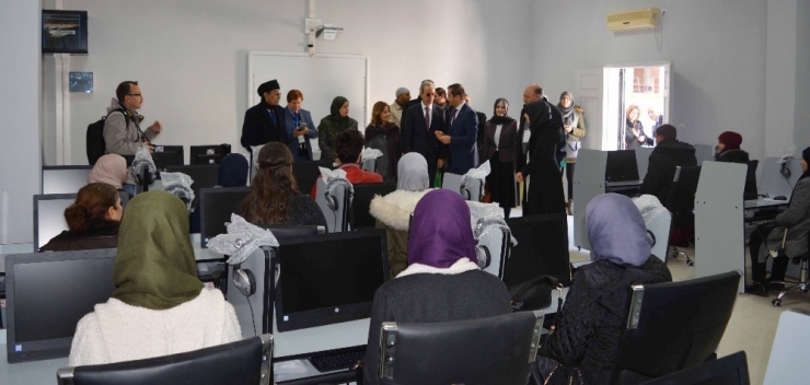 Tika, Cezayir Iı Üniversitesine Dil Laboratuvarı Kurdu