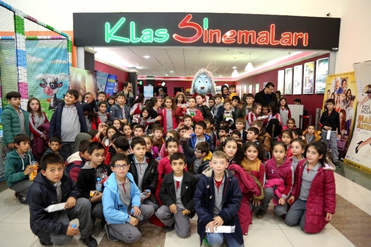 Aksaray Belediyesi Çocukları Sinema İle Buluşturuyor