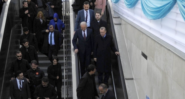 Cumhurbaşkanı Erdoğan, Sürücüsüz Metro İle Üsküdar’dan Ümraniye’ye Geçti