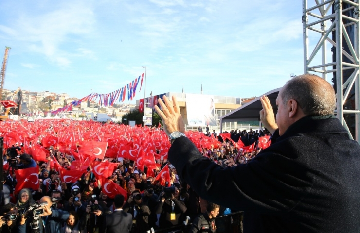 Türkiye’nin Sürücüsüz İlk Metro Hattını Cumhurbaşkanı Erdoğan Test Etti