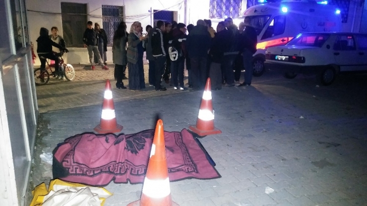 Sokak Ortasında Ölen Kadının Cenazesi 4.5 Saat Sonra Kaldırıldı