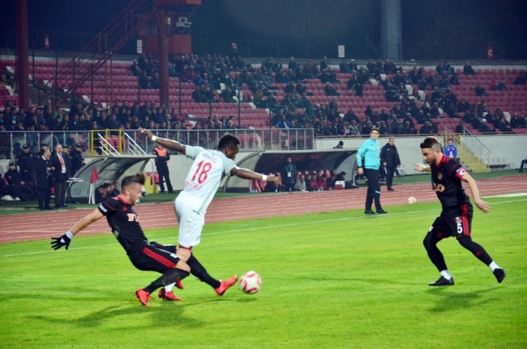 Tff 1. Lig: Balıkesirspor Baltok: 0 - Gazişehir Gaziantep: 0 (İlk Yarı)