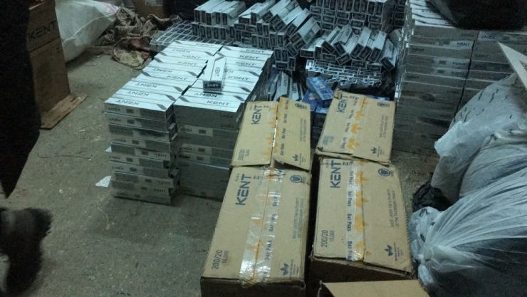 Erciş’te 26 Bin Paket Kaçak Sigara Ele Geçirildi