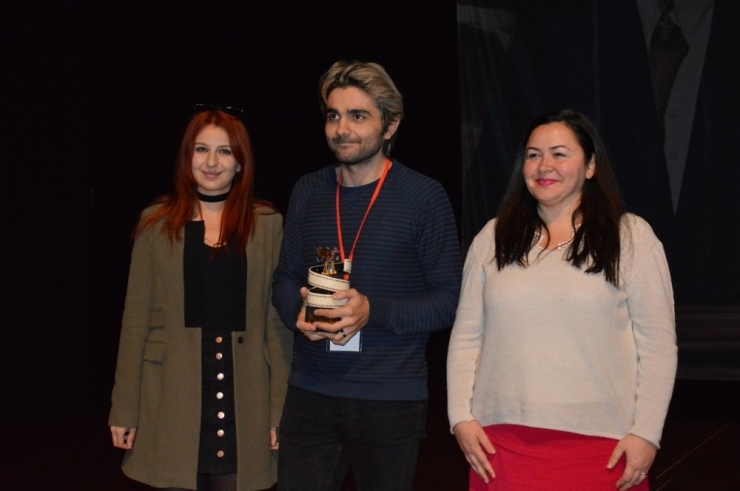 Uşak Kanatlı Denizatı Kısa Film Festivalinde Ödül Töreni