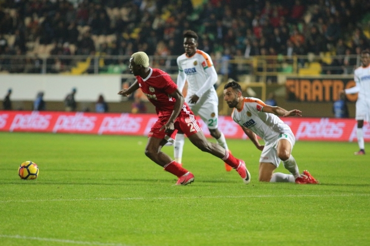 Süper Lig: Alanyaspor: 1 - Sivasspor: 1 (Maç Sonucu)