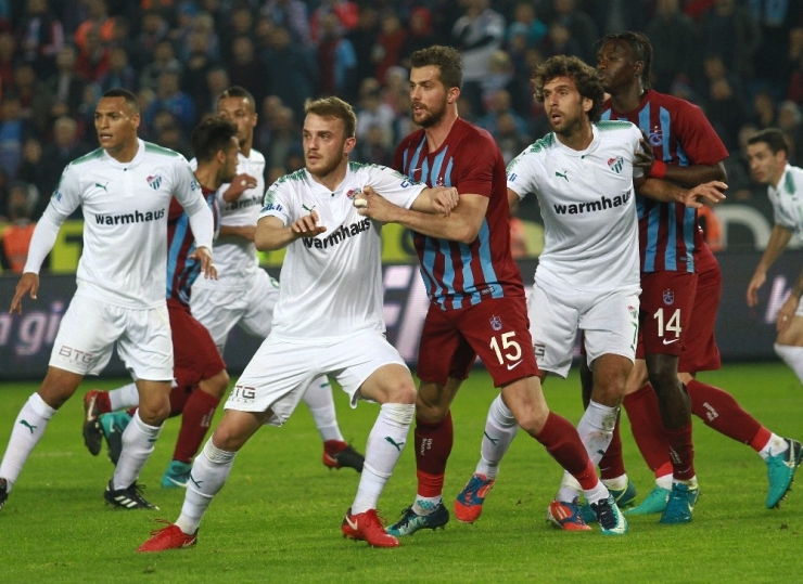 Süper Lig: Trabzonspor:0 - Bursaspor: 0 (İlk Yarı)