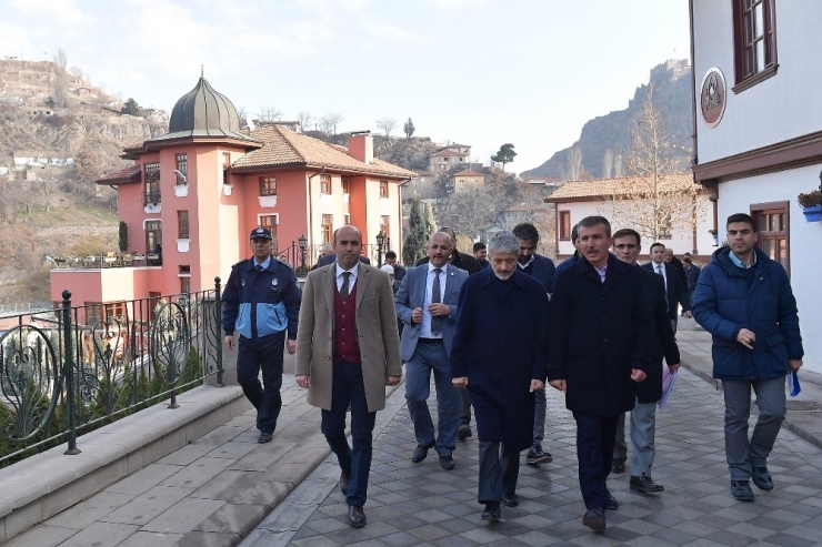 Başkan Tuna, Hacı Bayram Camii Ve Ankara Kalesi’nde İncelemelerde Bulundu