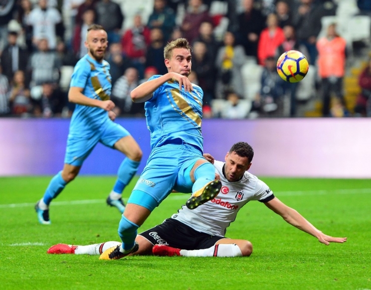 Süper Lig: Beşiktaş: 2 - Osmanlıspor: 0 (İlk Yarı)