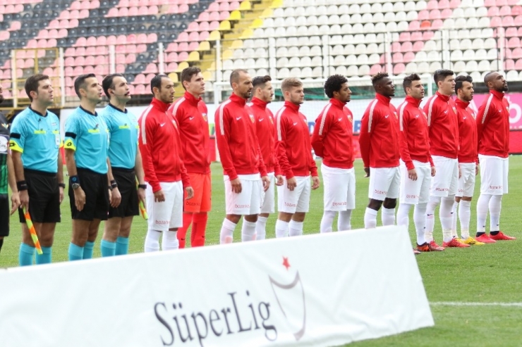 Süper Lig: T.m. Akhisarspor: 0 - Kayserispor: 1 (İlk Yarı)