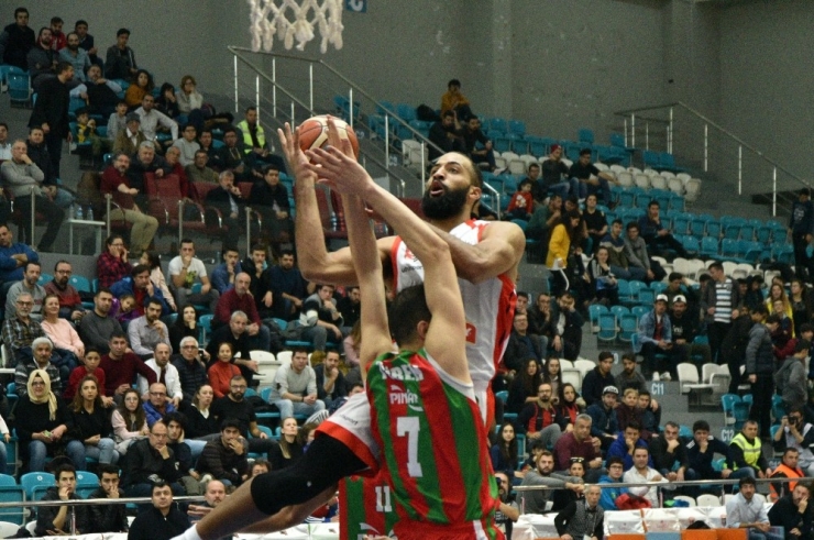 Tahincioğlu Basketbol Süper Ligi Muratbey Uşak:86 - Pınar Karşıyaka:92
